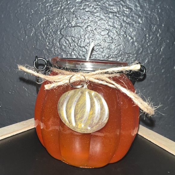 Handmade Pumpkin Pie Candle - Picture 3 of 6